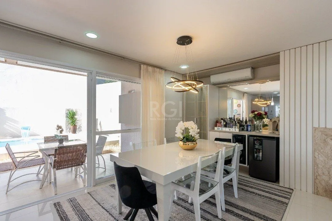 Imagem Casa Condominio para Venda - 203.02m², 3 dormitórios, sendo 3 suites, 4 vagas - Hípica