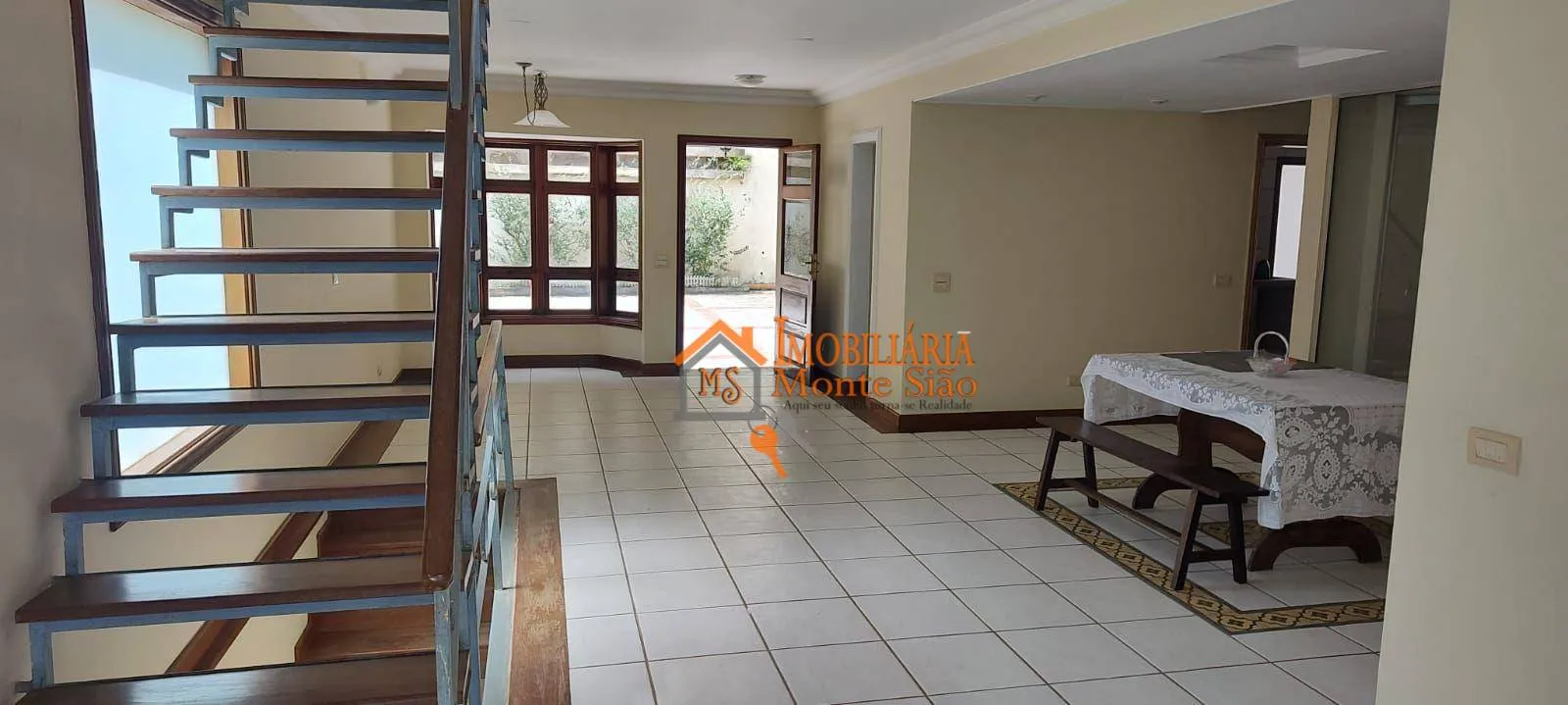 Imagem Sobrado com 4 dormitórios à venda, 500 m² por R$ 2.500.000,00 - Arujazinho II - Arujá/SP