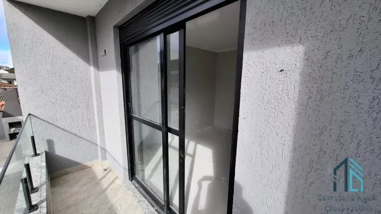 Imagem Sobrado novo a venda, 03 quartos c/suíte, churrasqueira, 03 vagas, em Pinhais - PR