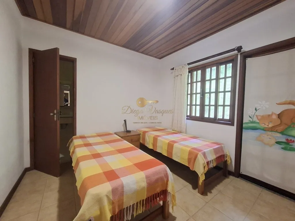 Imagem Casa em Condomínio para Venda em Teresópolis / RJ no bairro Canoas