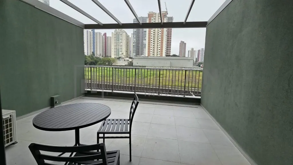 Imagem Studio mobiliado com 59 m², varanda e condomínio com piscina, sauna e quadra poliesportiva