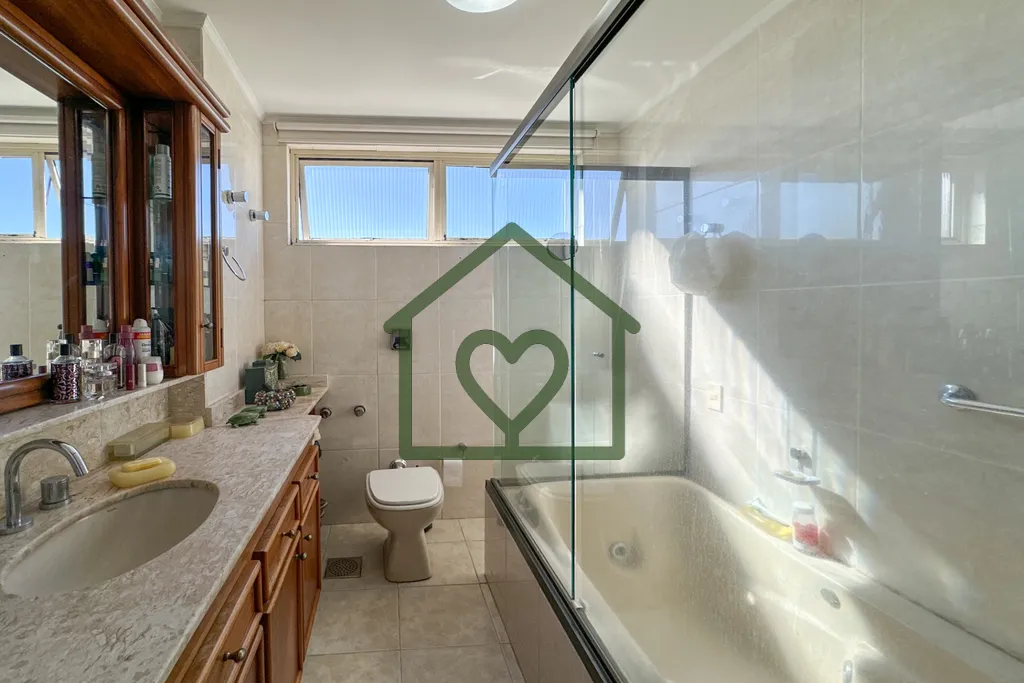 Imagem MORARE Vende ótimo apartamento de 3 dormitórios sendo 1 suíte, com vista, no Bairro Mont Serrat, ...