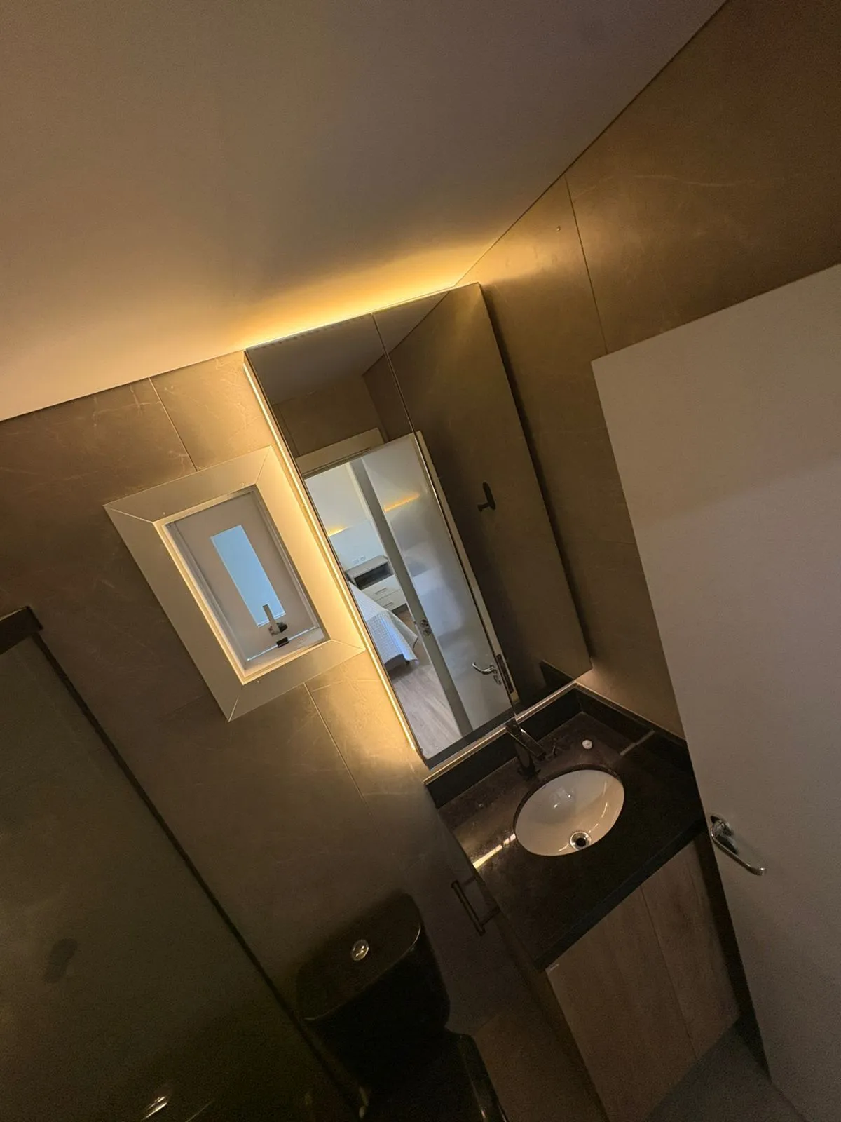 Imagem Apartamento com 02 quartos (01 suíte) no Bairro Cidade Baixa em Porto Alegre