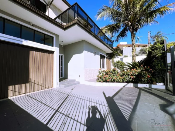 Imagem Excelente Casa no Itaguaçu com 4 quartos sendo 3 suites, piscina e área com churrasqueira. Esta Be...