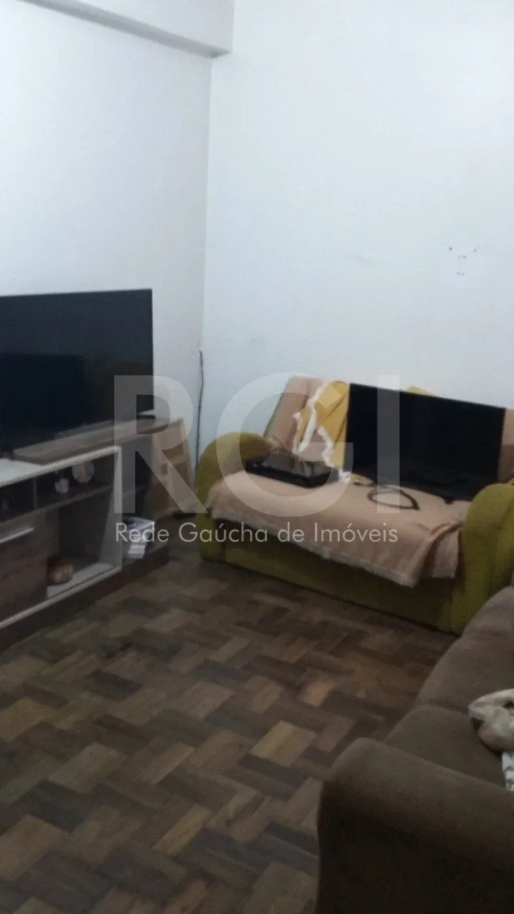 Imagem Casa com 4 quartos, 4 banheiros e amplo pátio no miolo do bairro Cidade Baixa!