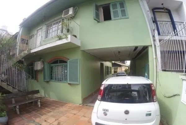 Imagem Casa sobrado no bairro Petrópolis de 4 dormitórios