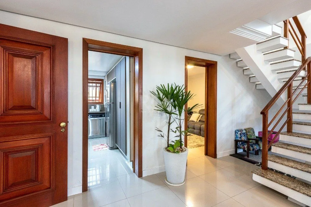 Imagem Casa para Venda - 293.76m², 3 dormitórios, sendo 1 suites, 6 vagas - Guarujá