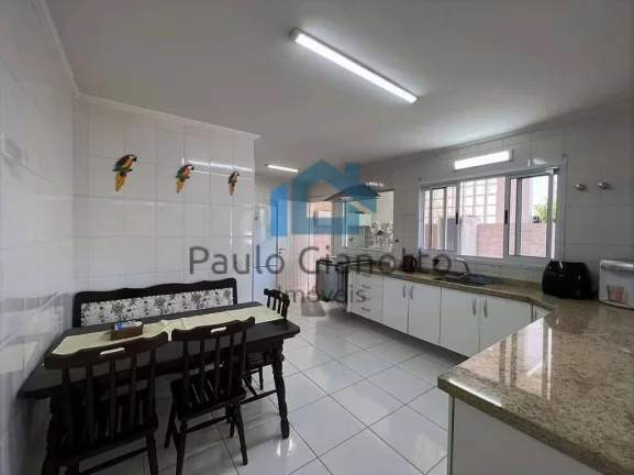 Imagem Casa à venda, linda, confortável e lazer na Granja Viana!