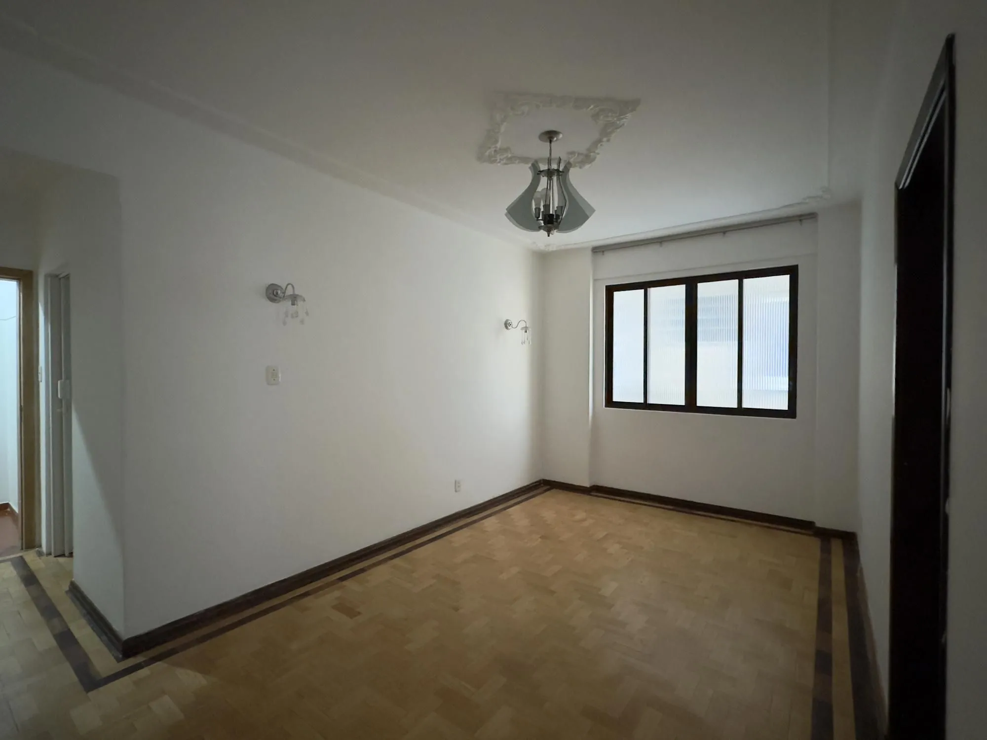 Imagem APARTAMENTO 2 DORMITÓRIOS TOTALMENTE REFORMADO NO CENTRO HISTÓRICO