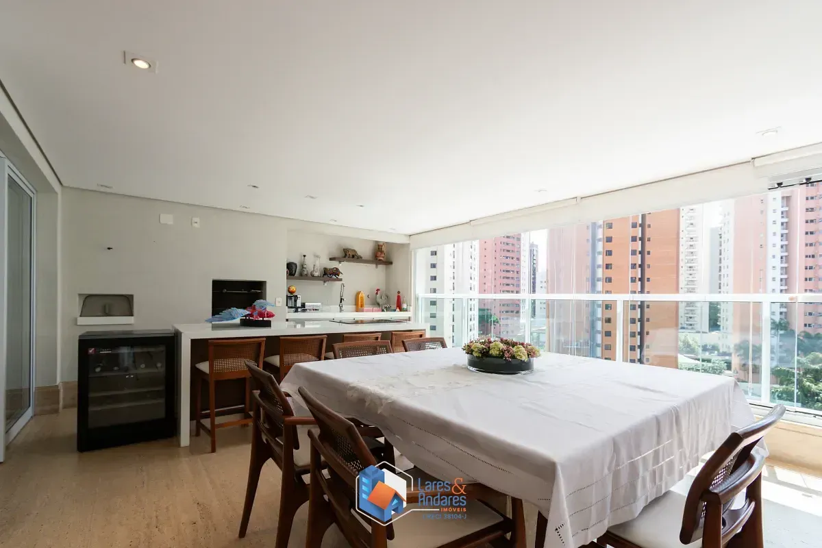 Imagem Apartamento para venda em Moema com 4 quartos, sendo 4 suítes, 335m²