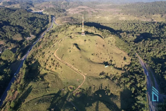 Imagem Chácara com 02 casas bem localizada, apenas 70km de Curitiba em Campina Grande do Sul PR