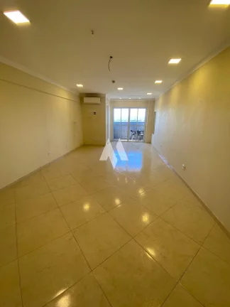 Imagem Sala Comercial pronta para uso em andar alto com vaga de garagem!