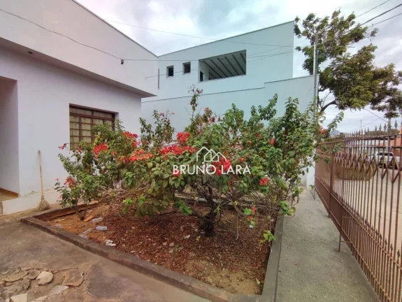 Imagem Casa com 3 dormitórios para alugar, 120 m² por R$ 4.000,00/mês - Centro - Igarapé/MG