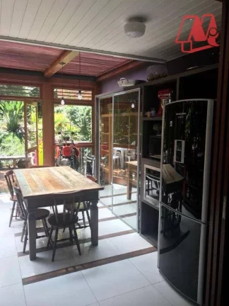 Imagem Casa 450 m², 3 dormitórios, suite e 4 vagas..