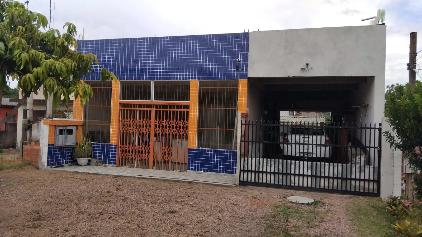Imagem Casa para Venda - 182m², 2 dormitórios, sendo 1 suites, 3 vagas - Lami