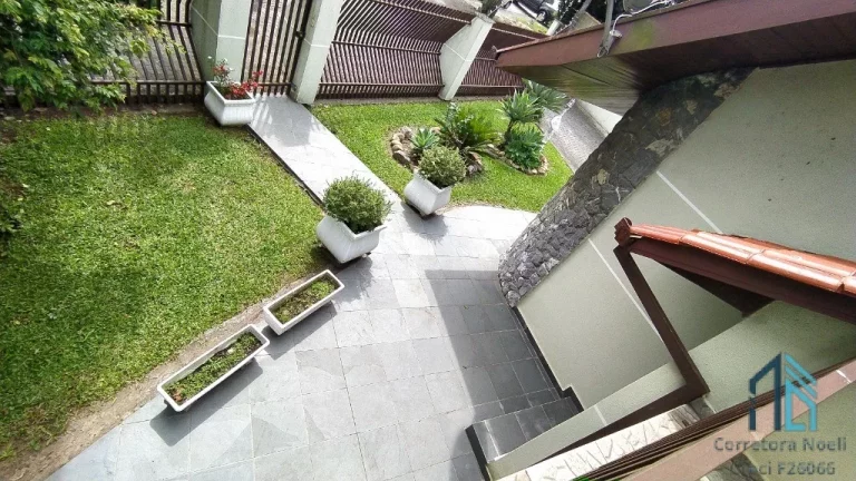 Imagem (PERMUTA) Casa a venda c/ático, ótima localização, 06 quartos c/suíte 8 vagas no Hauer em Curitiba PR