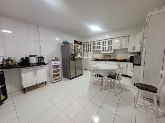 Imagem Casa Comercial de Luxo no Butantã, São Paulo-SP: 6 Quartos, 3 Salas, 7 Vagas de Garagem - 450,00m² de Área