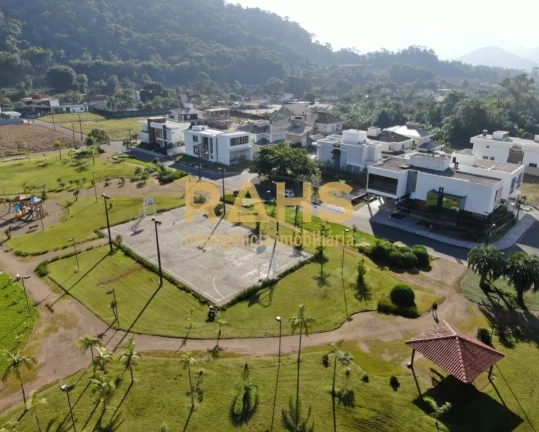 O Royal Garden é um condomínio localizado no bairro Pirabeiraba, na cidade de Joinville, Santa Cat...
