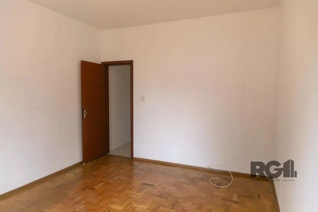 Imagem Casa para Venda - 150m², 3 dormitórios, 2 vagas - Teresópolis
