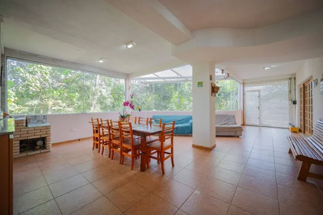 Casa com 3 quartos à venda em Cotia/SP 1000M² de Terreno.