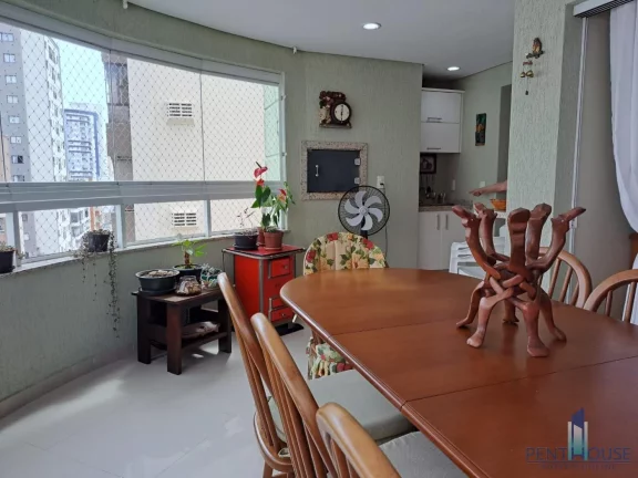 Foto do imóvel Apartamento Zona Central para Venda em Balneário Camboriú, CENTRO, 3 dormitórios, 1 suíte, 2 banheiros, 2 vagas em Rua 700