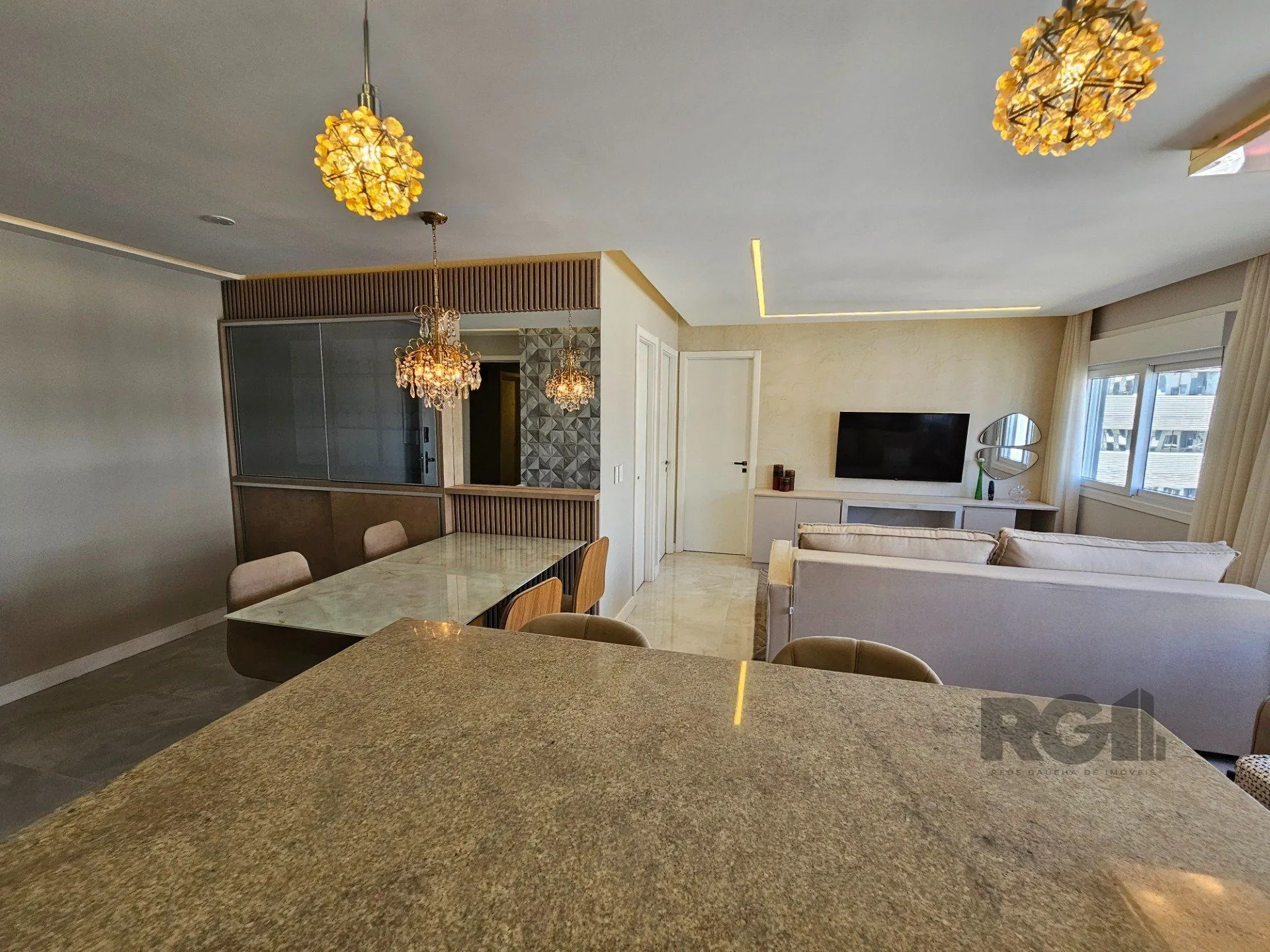 Imagem Apartamento para Venda - 67.43m², 2 dormitórios, sendo 1 suites, 2 vagas - Jardim Lindóia