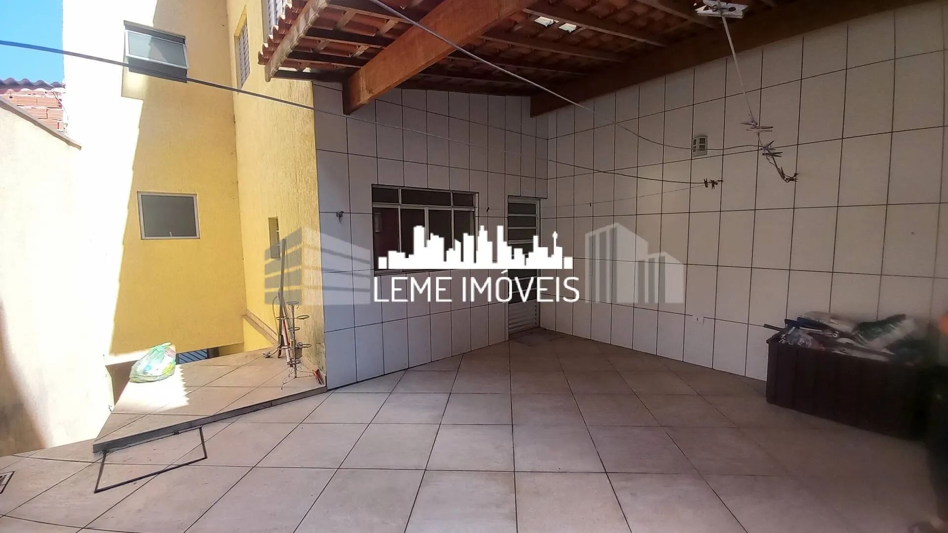 Imagem SOBRADO COM "02" (DOIS) DORMITÓRIOS, "01" (UMA) SALA, "01" (UMA) COZINHA COM ARMÁRIO PLANEJADO E M...