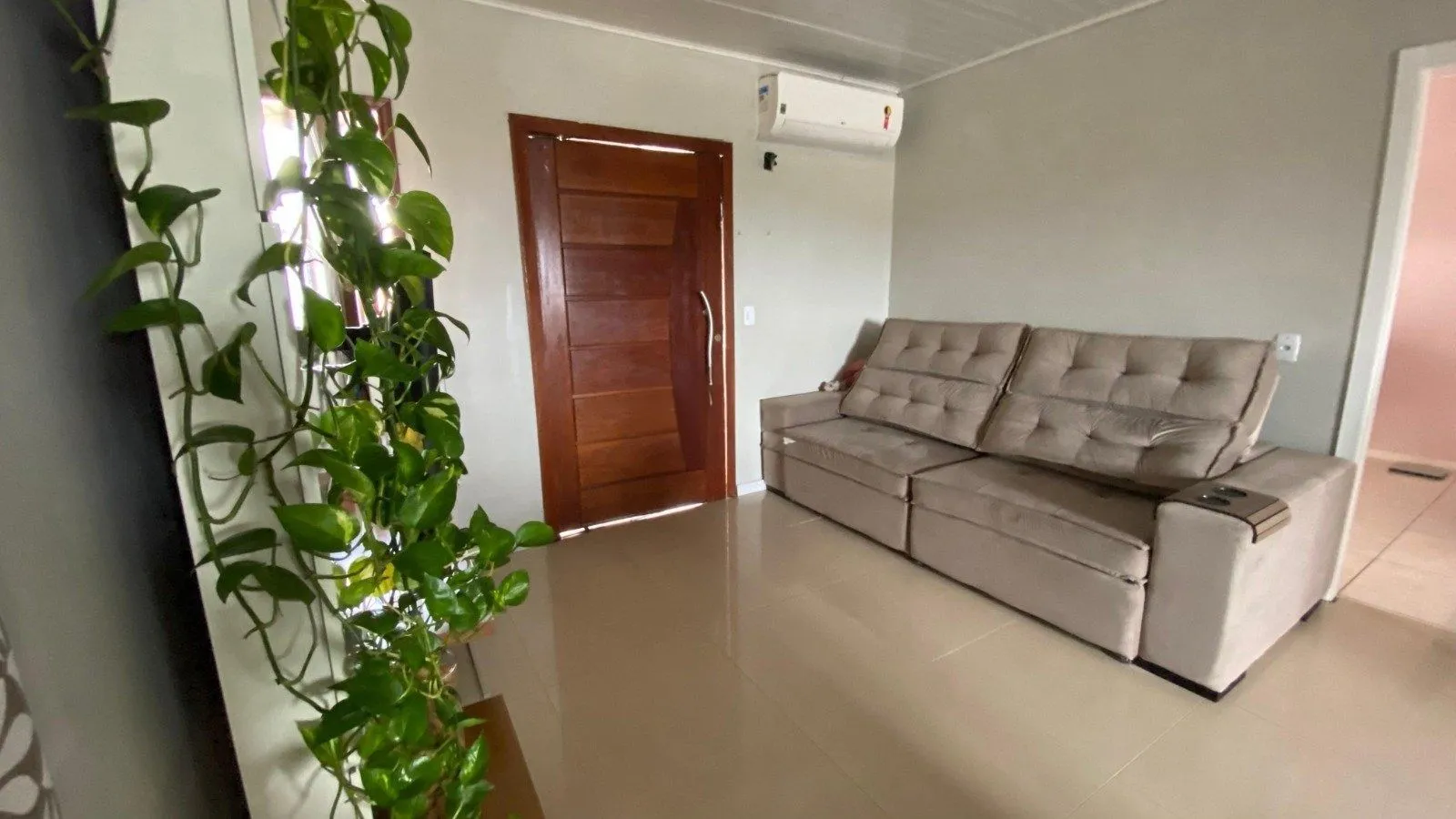 Imagem Casa térrea com 2 dormitórios, totalmente reformada.