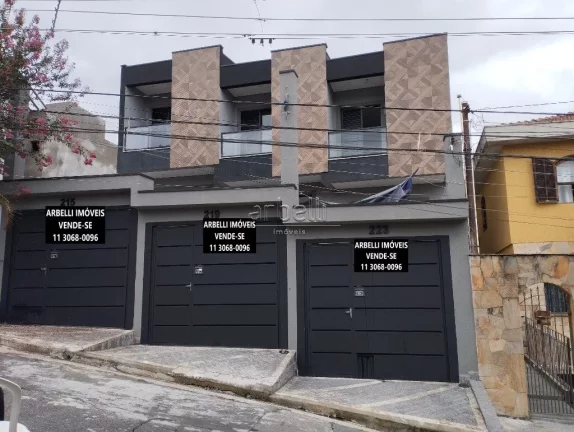 Sobrado com 100 metros quadrados, 3 dormitórios sendo 1 suíte com sacada, 1 banheiro social, 1 lav...