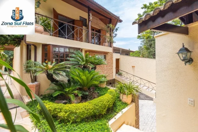 Imagem Casa Alto Padrão à Venda em Pinheiros Com 4 Suítes, 5 Vagas e Piscina Privativa