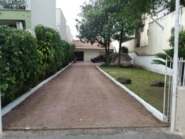 Imagem Casa para Venda - 435.6m², 2 dormitórios, 3 vagas - Cristo Redentor