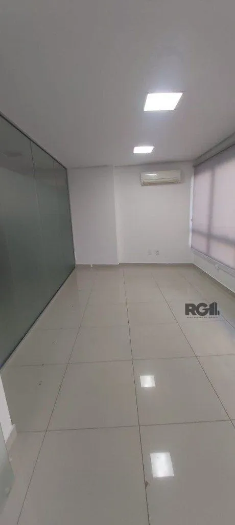 Imagem Loja com 113m² de área privativa no Bairro Três Figueiras