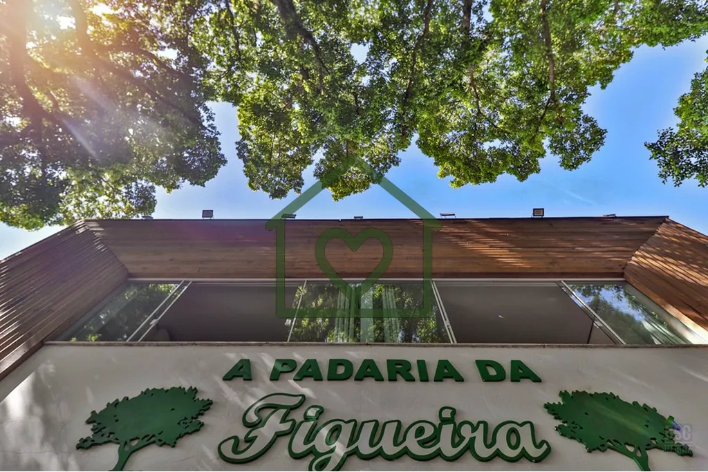 Imagem Prédio comercial e residencial à venda no bairro Tristeza em Porto Alegre, localizado na Rua Perei...