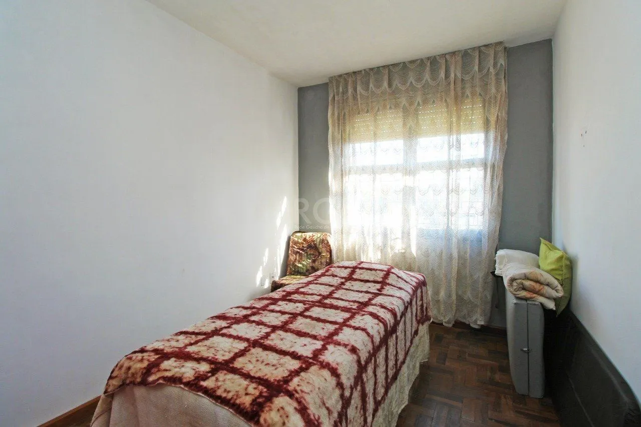 Imagem Casa 5 dormitórios, 1 suíte, 2 vagas de garagem, no bairro Camaquã, Poa/RS.