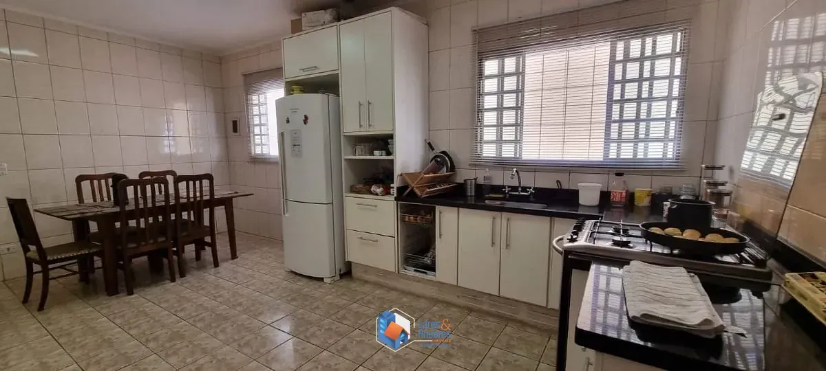 Imagem Casa para venda em Tremembé com 4 quartos, sendo 1 suíte, 180m²