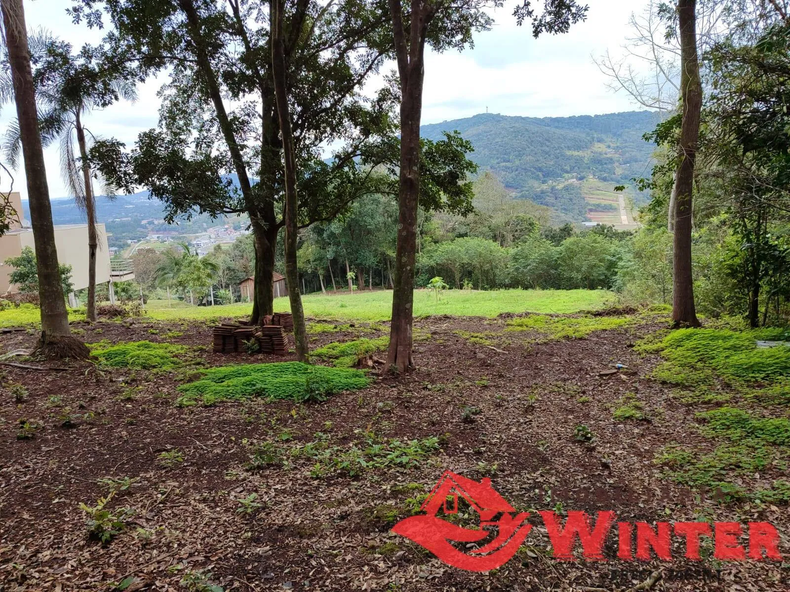 Imagem Amplo terreno de 3.640,32m² com linda vista próximo ao Welt Platz.