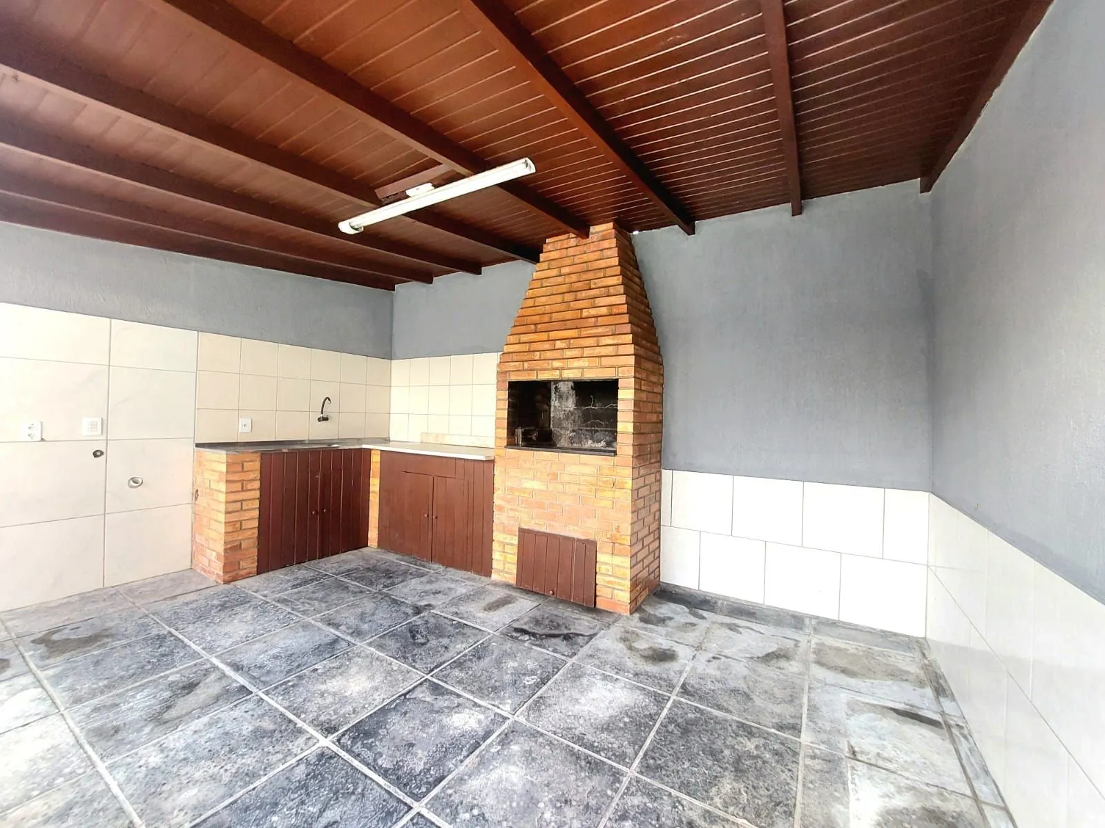 Imagem Casa mobiliada dois dormitórios e vaga no bairro Hipica.