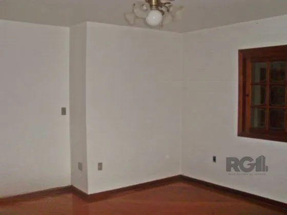 Imagem Casa para Venda - 218m², 5 dormitórios, sendo 1 suites, 2 vagas - Vila Nova