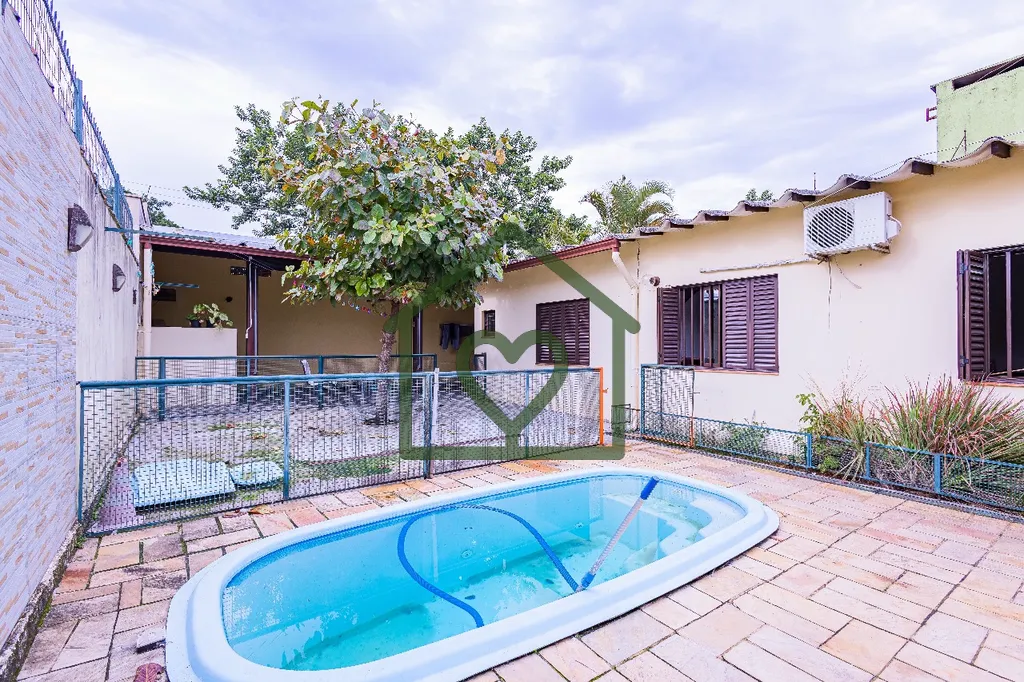 Imagem Casa à Venda no Bairro Cristal Apresentamos esta excelente residência localizada em uma das regiõ...