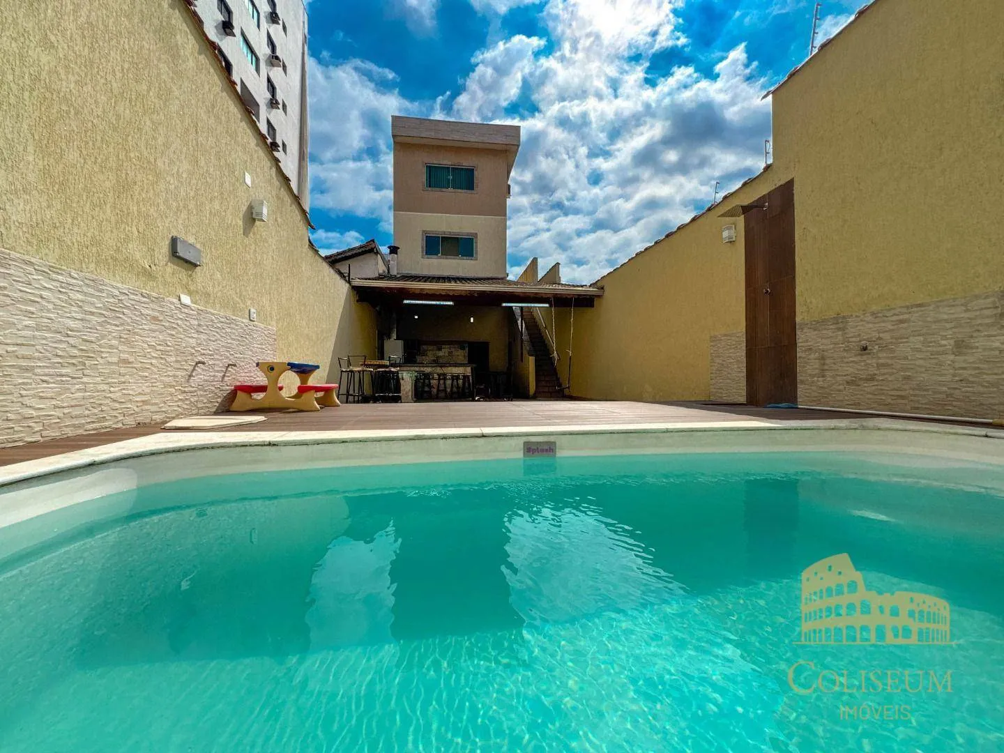 Imagem Sobrado à venda, 451 m² por R$ 1.790.000,00 - Boqueirão - Praia Grande/SP