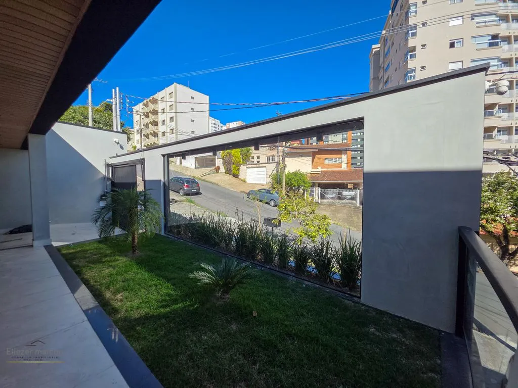 Imagem Casa a venda alto padrão com 3 suítes no bairro Centro em Poços de Caldas