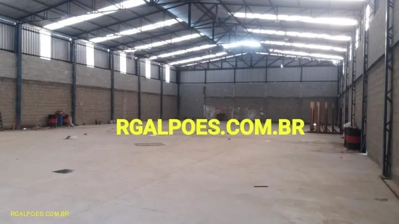 Imagem Galpão para Locação em DUQUE DE CAXIAS, Capivari, 2 banheiros