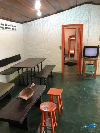 Imagem Casa Rustica com Piscina na Praia da Enseada, Ubatuba/SP - 300 m. do mar.