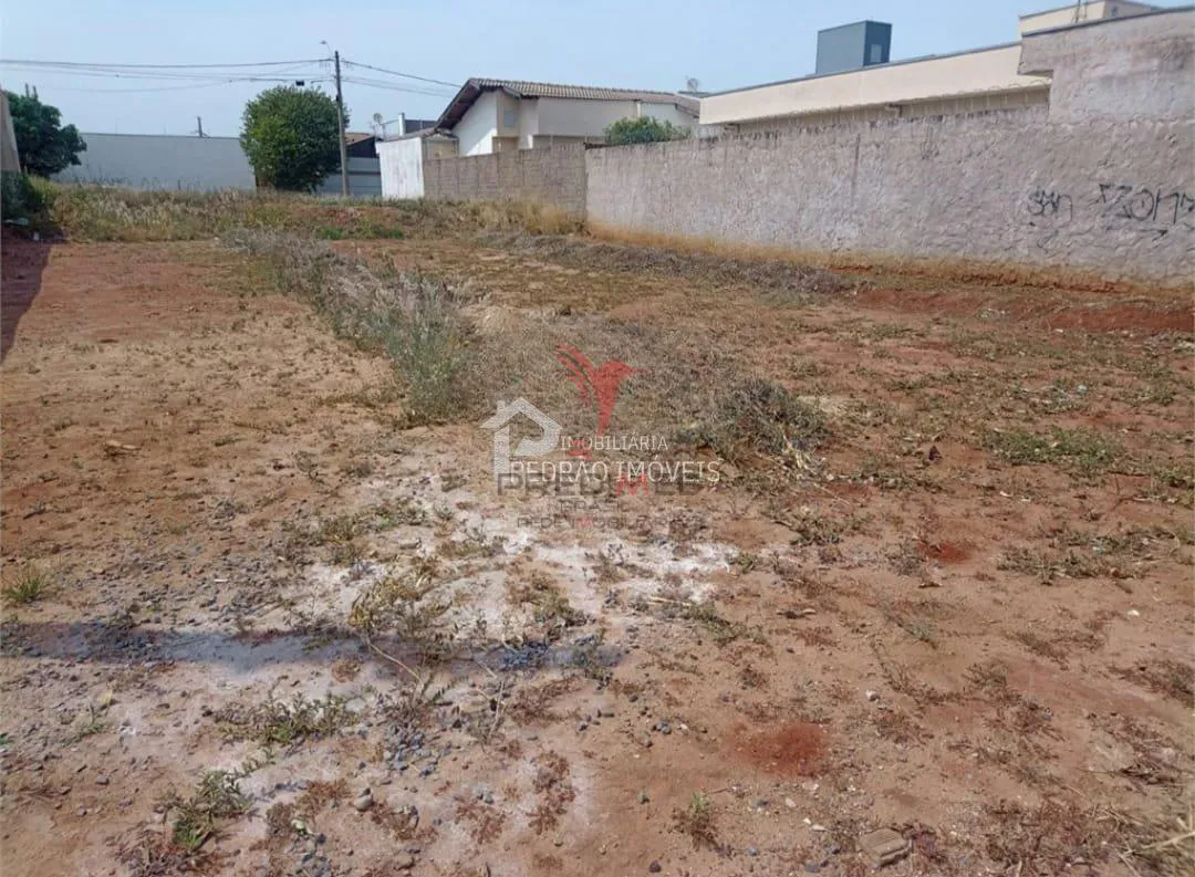 Imagem Lote/Terreno de 288m² no bairro Jardim Santa Lúcia, em Lençóis Paulista