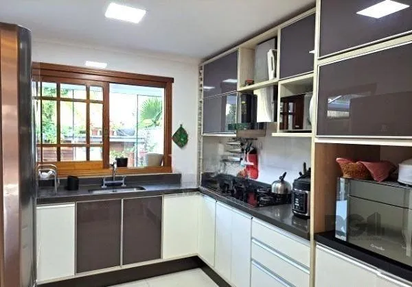Imagem Casa em condomínio em Ipanema de 3 dormitórios e 2 vagas