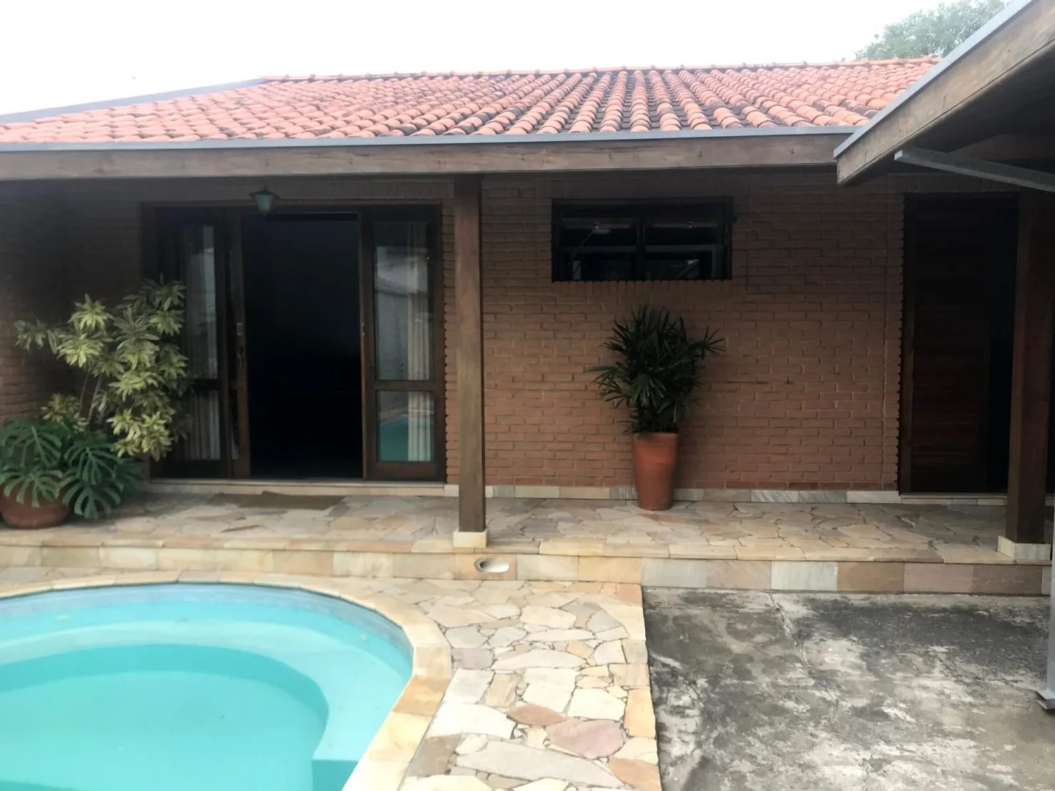 Imagem Casa à venda 2 Quartos, 5 Vagas, 250M², Conjunto Residencial Araretama, Pindamonhangaba - SP