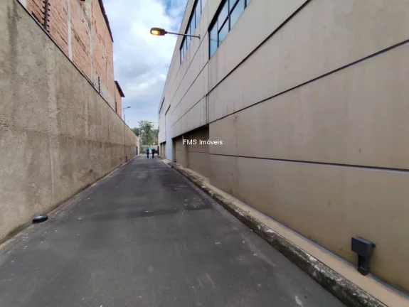 Imagem Galpão 1.582 m² locação em Osasco