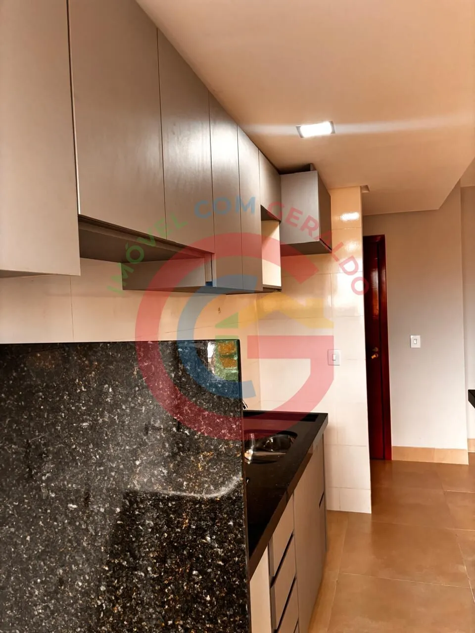 Imagem Ágio de Apartamento 2Q (1 suíte) com armários - Próx. Aeroporto Santa Genoveva
