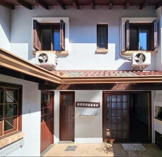 Imagem Casa de 3 dormitórios com 2 vagas de garagem no bairro Jardim Isabel