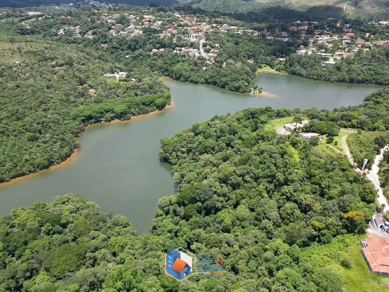 Imagem TERRENO EM CONDOMÍNIO À VENDA, EM ÁREA NOBRE COM 31372,70M², COM ÁGUA, ENERGIA ELÉTRICA, NA SERRA DA CANTAREIRA, MAIRIPORÃ - SP.